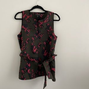 BANANA REPUBLIC | EUC Olive printed belted tank